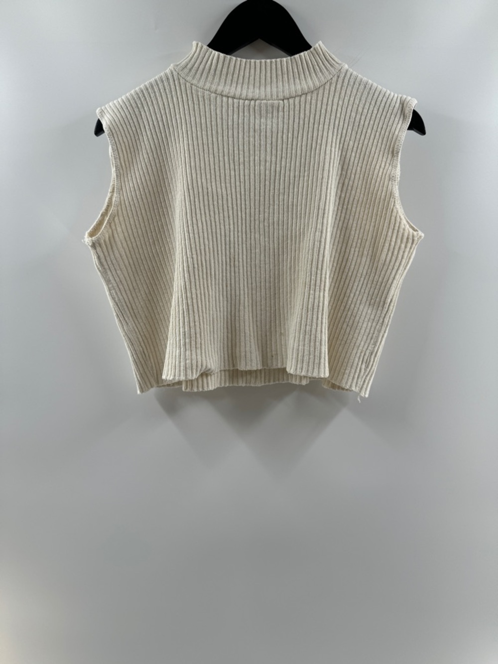 Casual Corner Cream Cropped High Neck Tank – Women’s Large